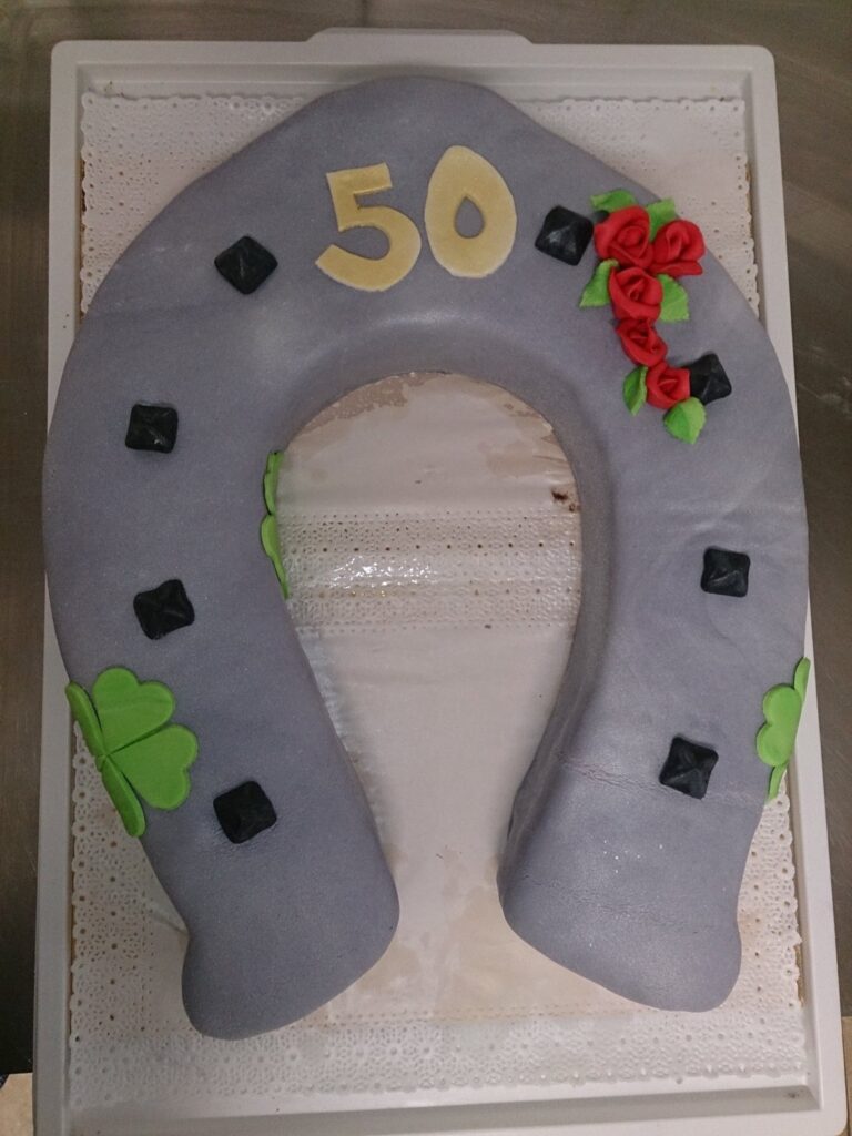 TORTE PECIVO IN PIŠKOTI PO NAROČILU