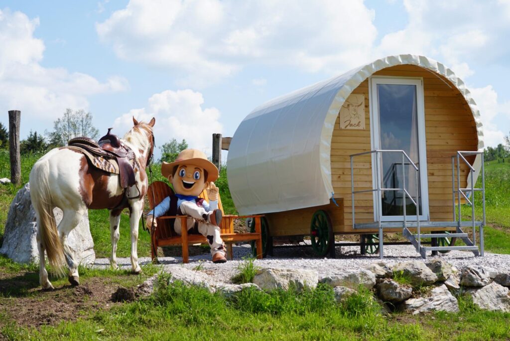 BON ZA NOČITEV V GLAMPING KOČIJI