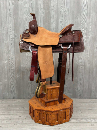 RANCH SEDLO ZA CUTTING Z MOTIVOM NA ROBU - BODIČASTE ŽICE